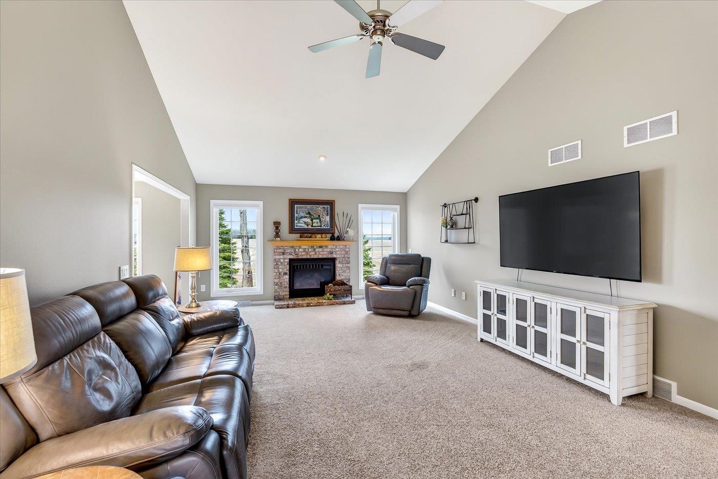 485 Riviera Street Oregon, WI 53575 - Photo 8 of 77