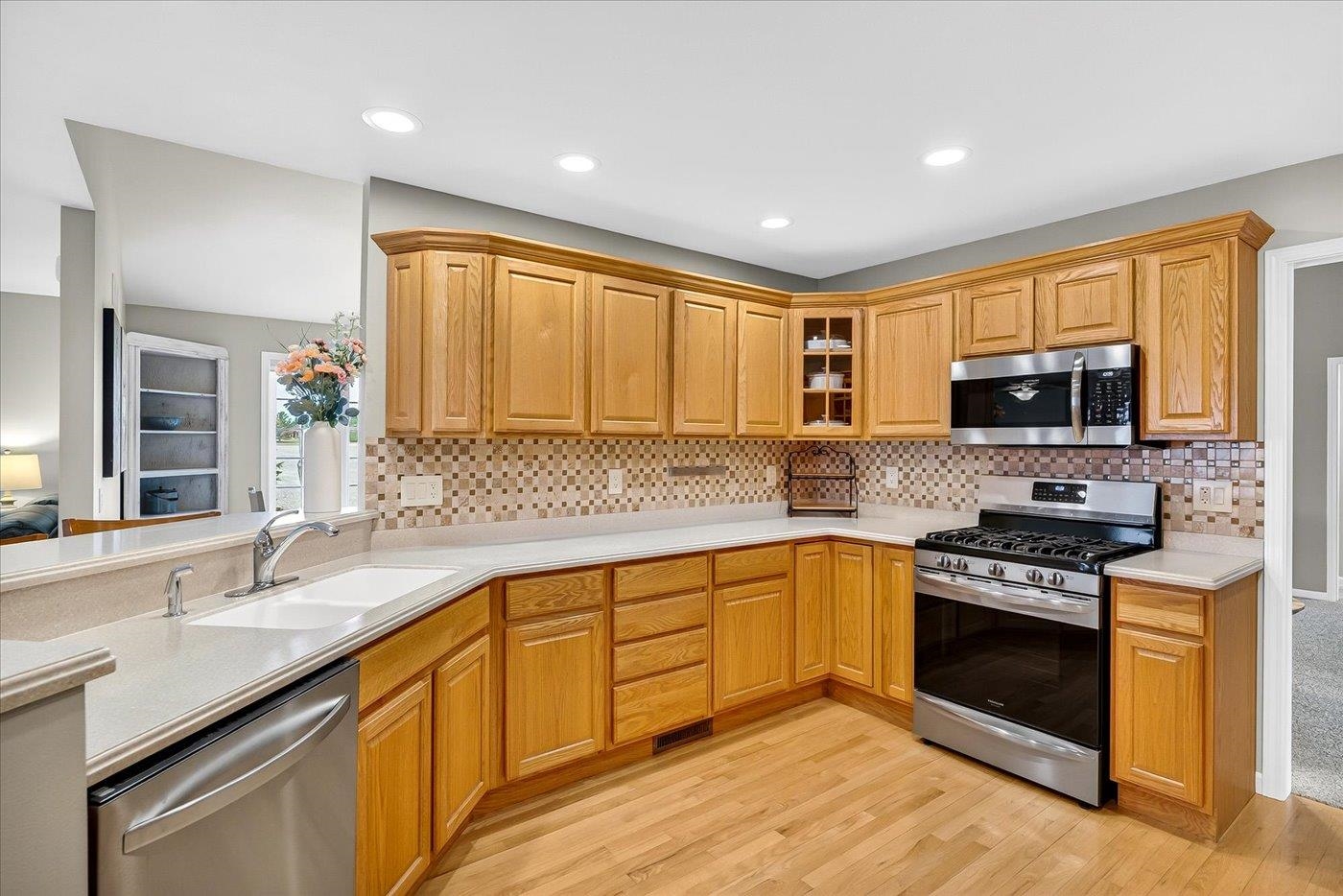 485 Riviera Street Oregon, WI 53575 - Photo 9 of 77