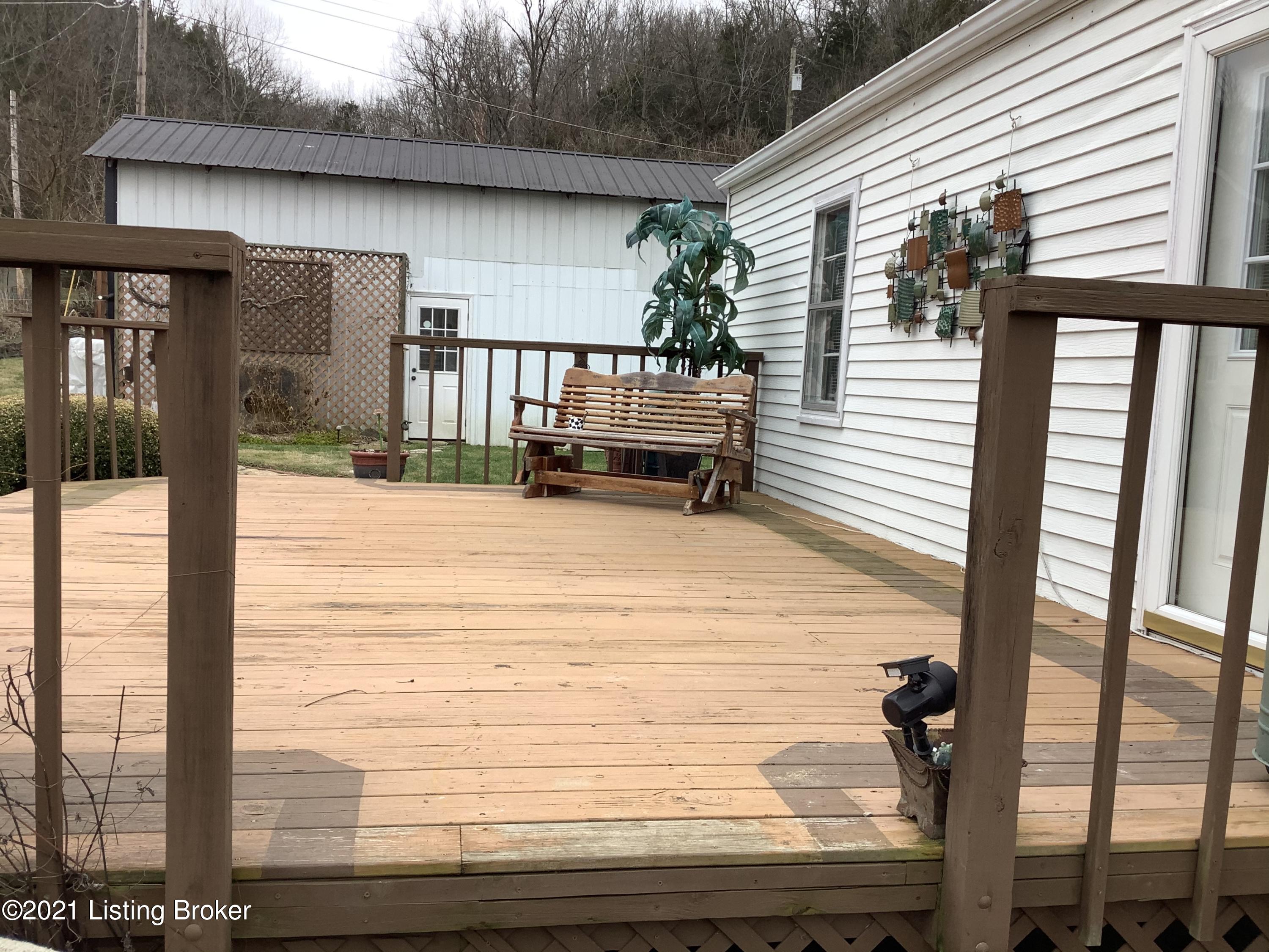 416 Fredericktown Road Springfield, KY 40069 - Photo 11 of 28 41164661-0E6D-405A-9F1B-FEC0D0B6FDDC