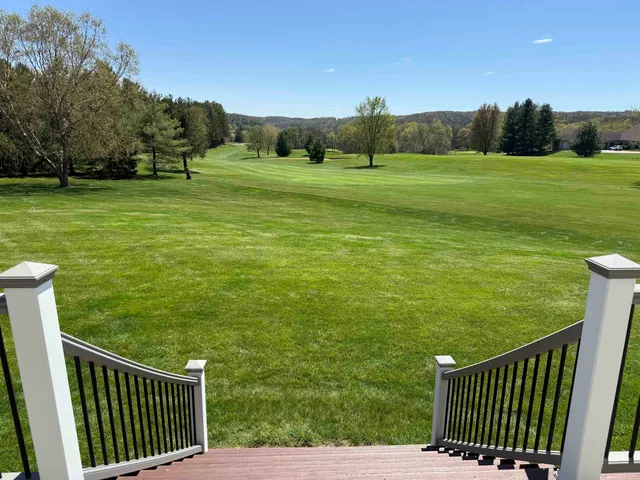 $475,000 | 38630 Golf View Drive, Prairie du Chien, WI 53821