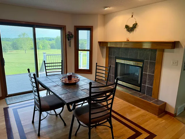 $475,000 | 38630 Golf View Drive, Prairie du Chien, WI 53821