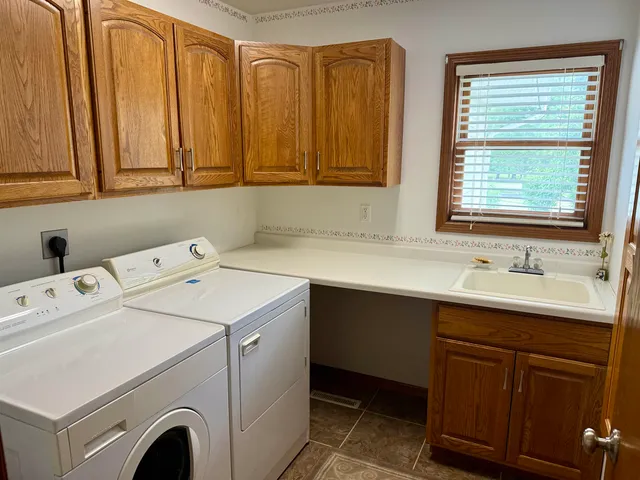 $475,000 | 38630 Golf View Drive, Prairie du Chien, WI 53821