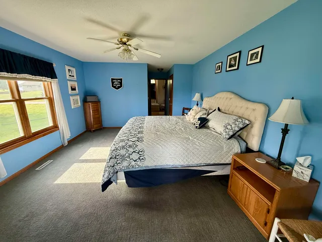 $475,000 | 38630 Golf View Drive, Prairie du Chien, WI 53821