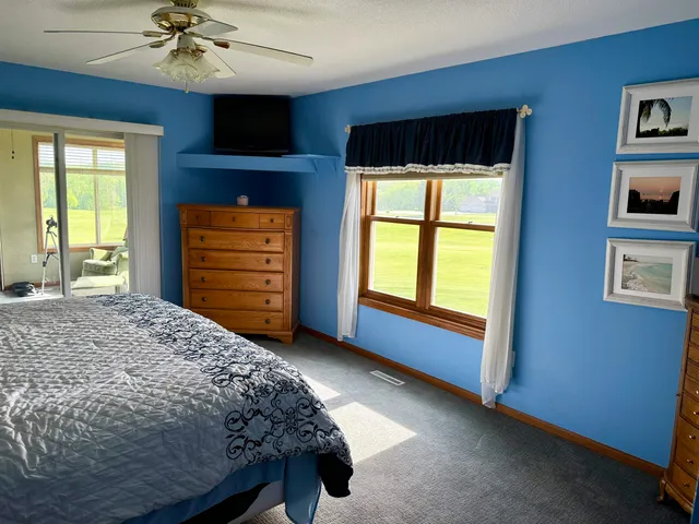 $475,000 | 38630 Golf View Drive, Prairie du Chien, WI 53821