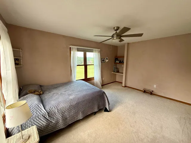 $475,000 | 38630 Golf View Drive, Prairie du Chien, WI 53821