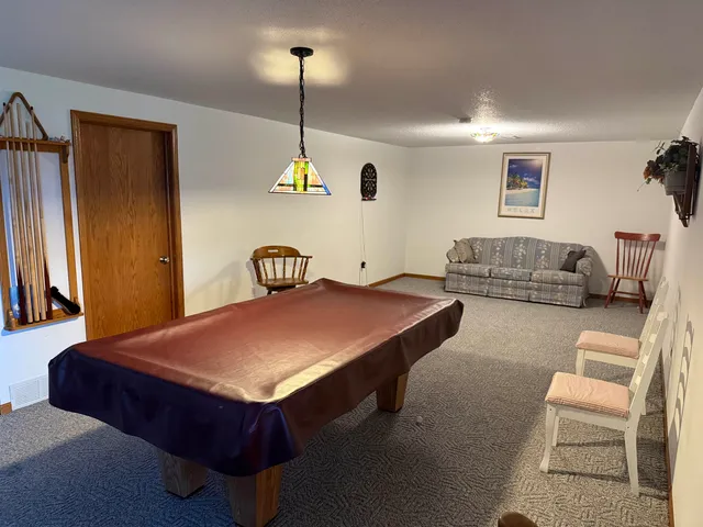 $475,000 | 38630 Golf View Drive, Prairie du Chien, WI 53821