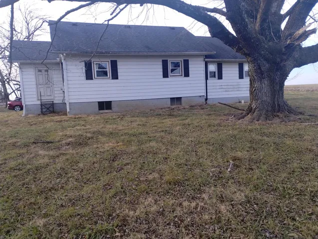 $130,000 | 3936 West Sycamore Street, Carterville, IL 62918