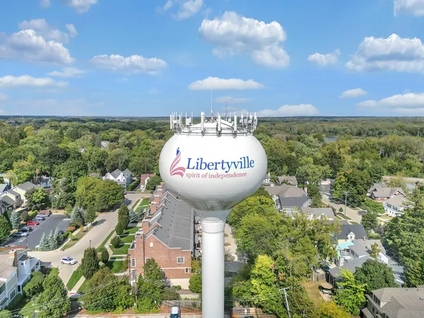 $225,000 | 212 West Ellis Avenue, Libertyville, IL 60048