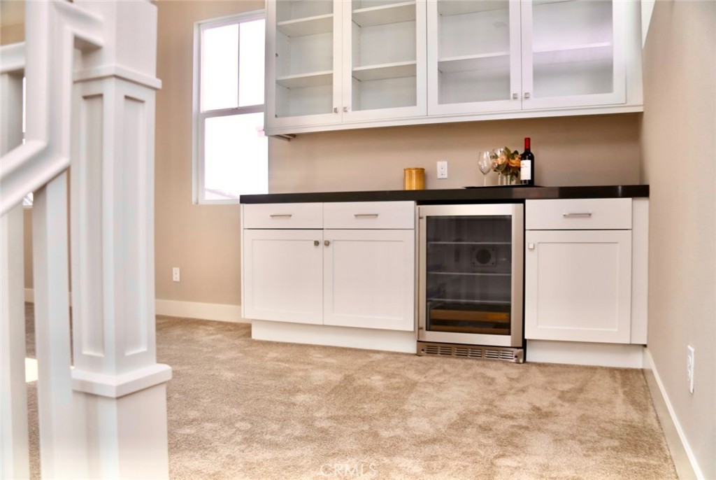 109 Pitch Irvine, CA 92618 - Photo 12 of 14 a kitchen with cabinets and appliances