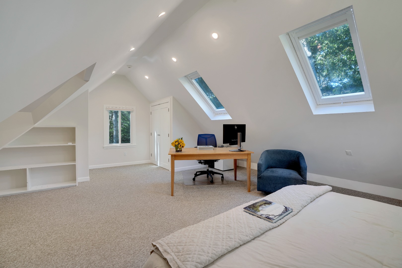 28 Pine Tree Lane Vineyard Haven, MA 02568 - Photo 34 of 61 a living room with furniture a rug and a window