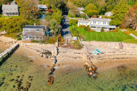 $2,250,000 | 28 Pine Tree Lane, Vineyard Haven, MA 02568