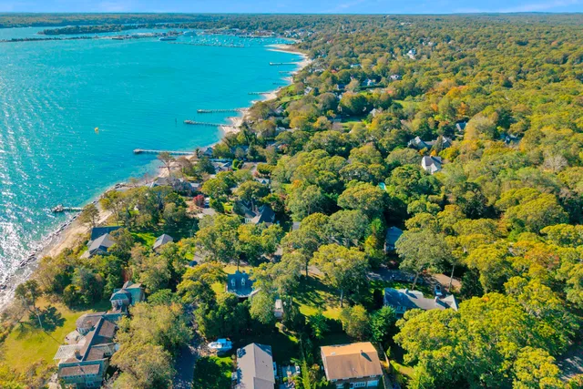 $2,250,000 | 28 Pine Tree Lane, Vineyard Haven, MA 02568