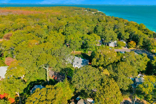 $2,250,000 | 28 Pine Tree Lane, Vineyard Haven, MA 02568