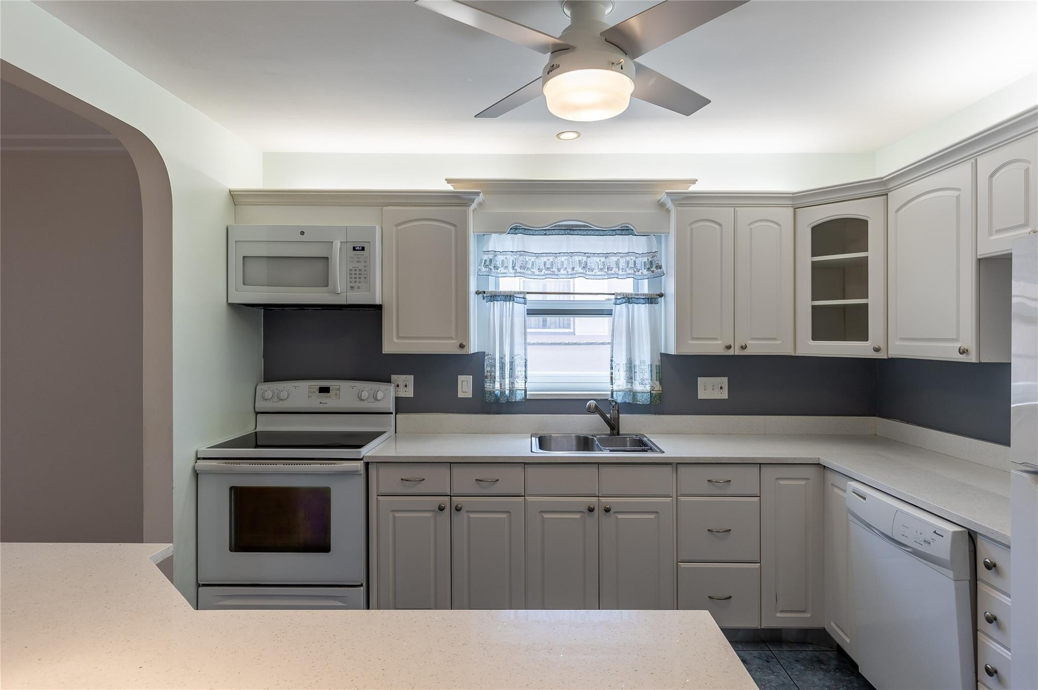 2832 Fillmore Street, Unit 20 Hollywood, FL 33020 - Photo 2 of 16 Photo 2