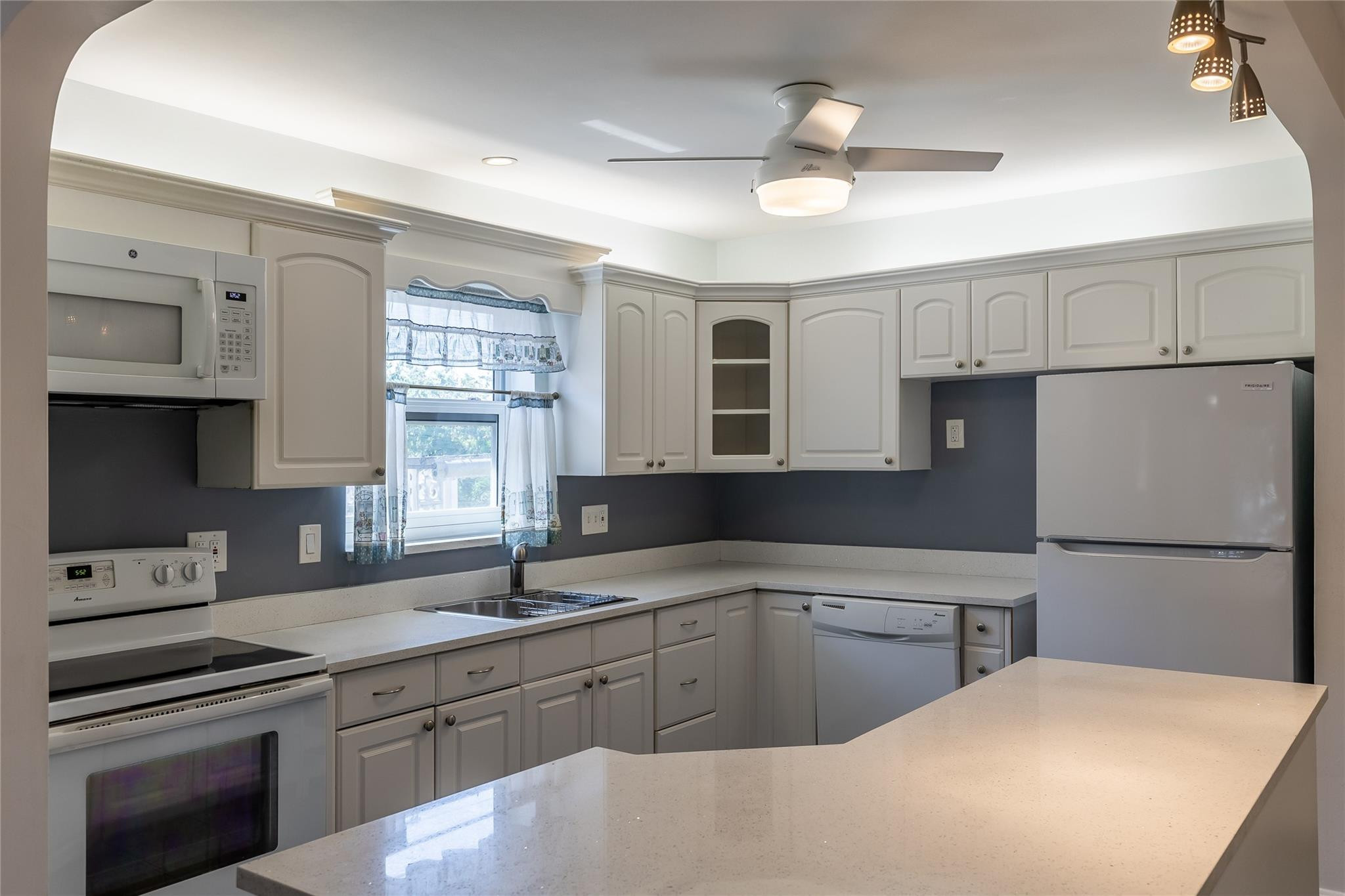 2832 Fillmore Street, Unit 20 Hollywood, FL 33020 - Photo 3 of 16 Photo 3