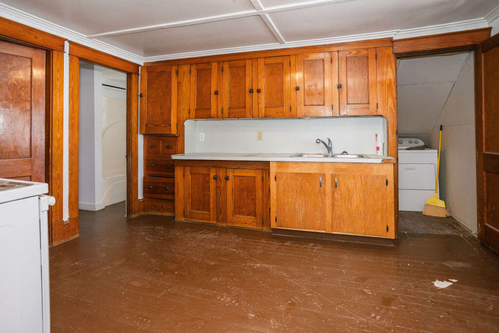 133 Croswell Road Farmington, ME 04938 - Photo 6 of 58 taylor-kaminsky-photo-3