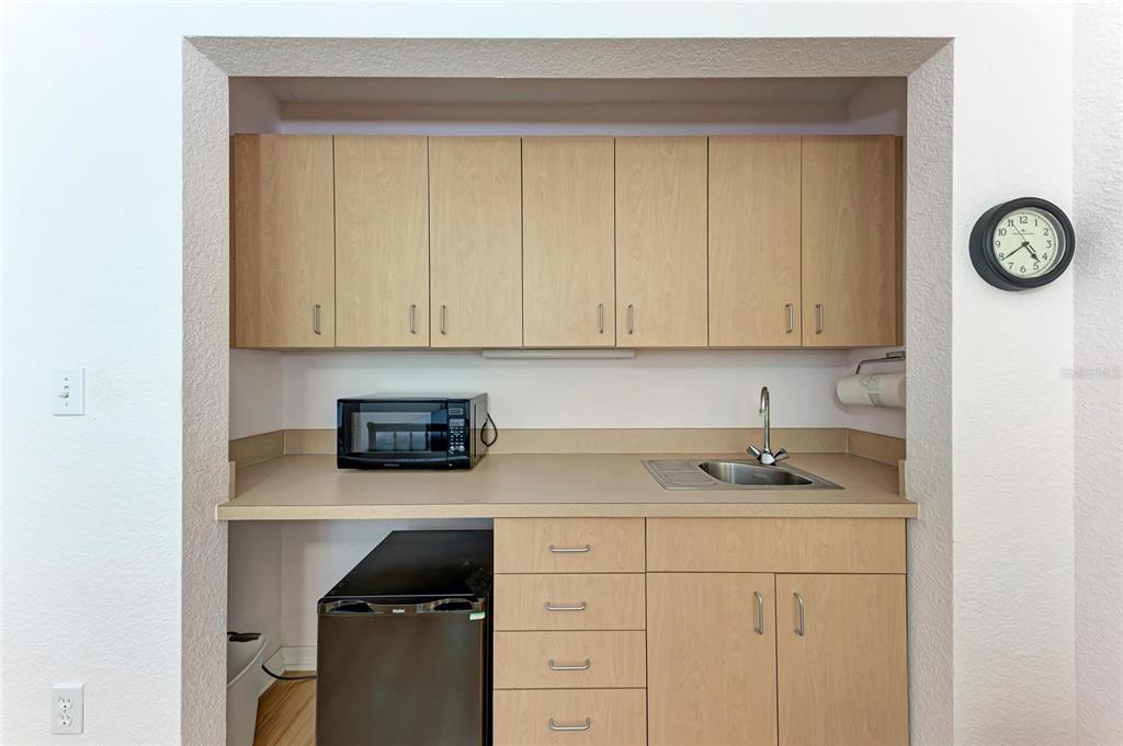 516 Howard Court Sarasota, FL 34236 - Photo 28 of 98