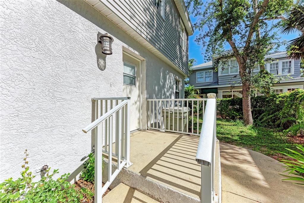 516 Howard Court Sarasota, FL 34236 - Photo 37 of 98