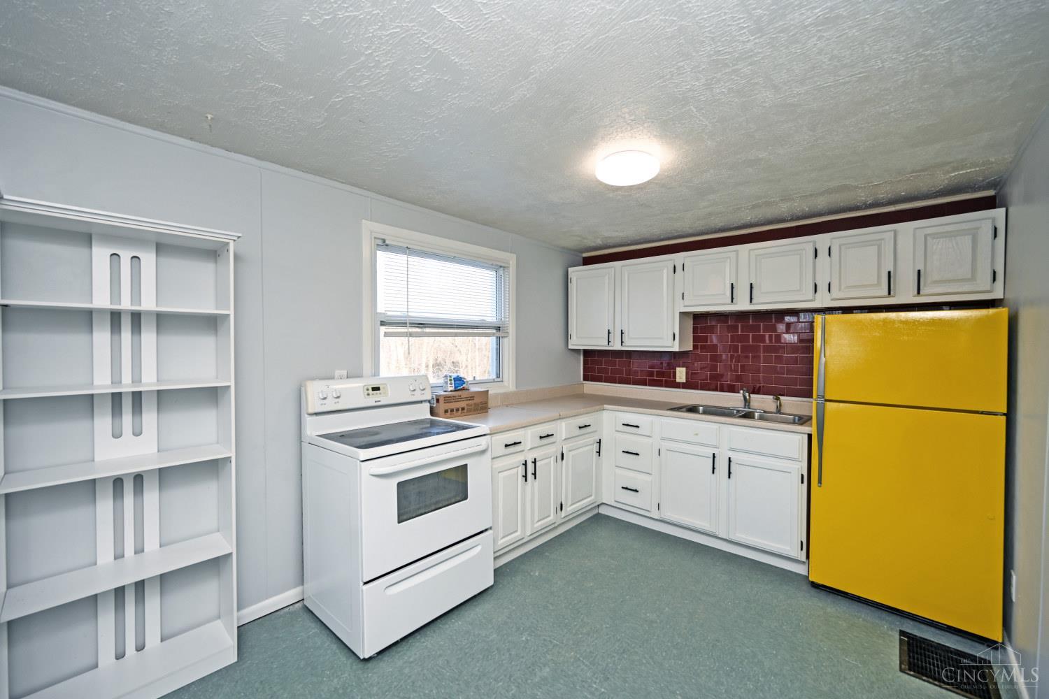 6210 Berauer Road, Unit 1 Cincinnati, OH 45248 - Photo 3 of 20