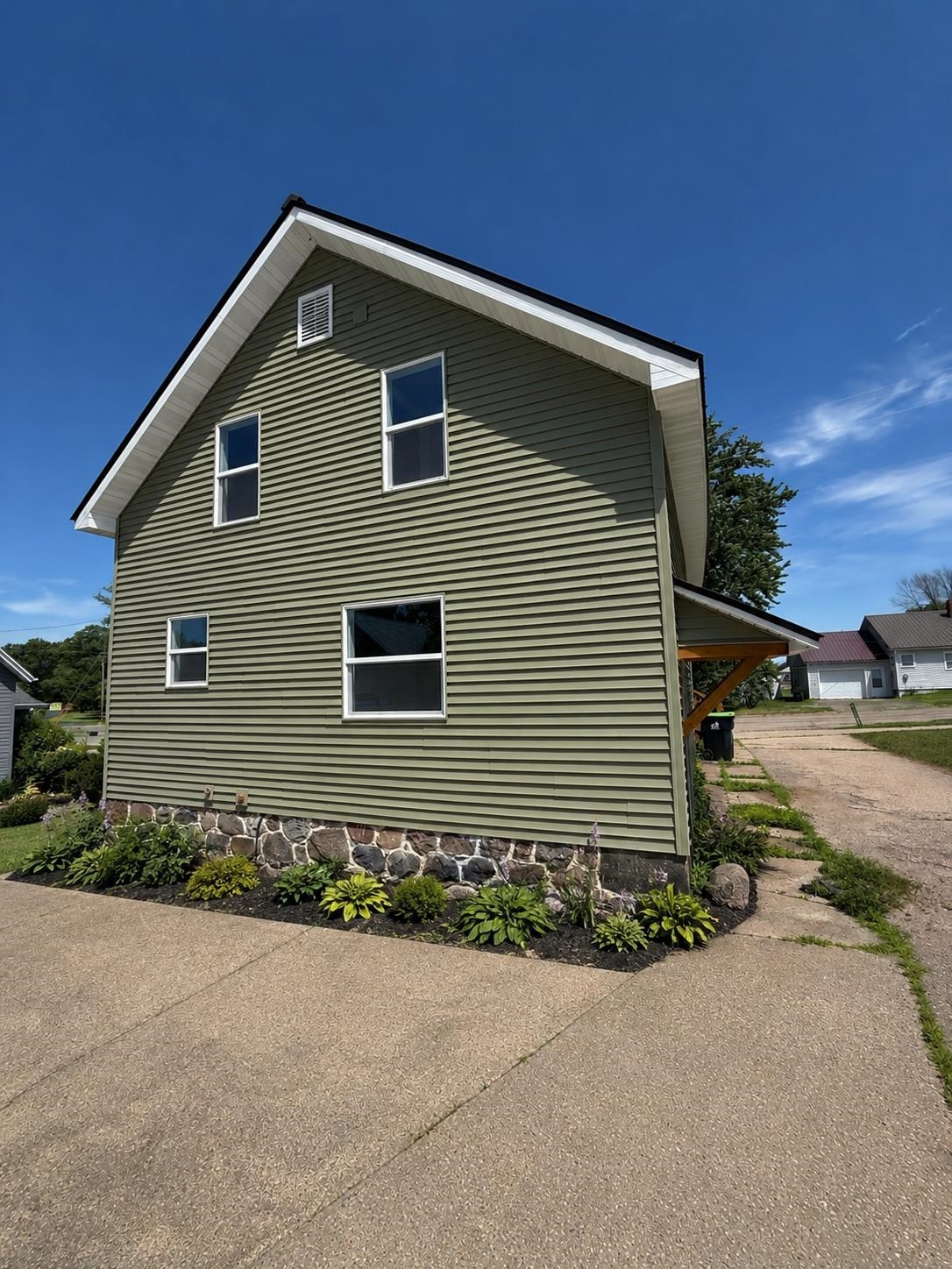 115 West 4th Street Manawa, WI 54949 - Photo 2 of 31
