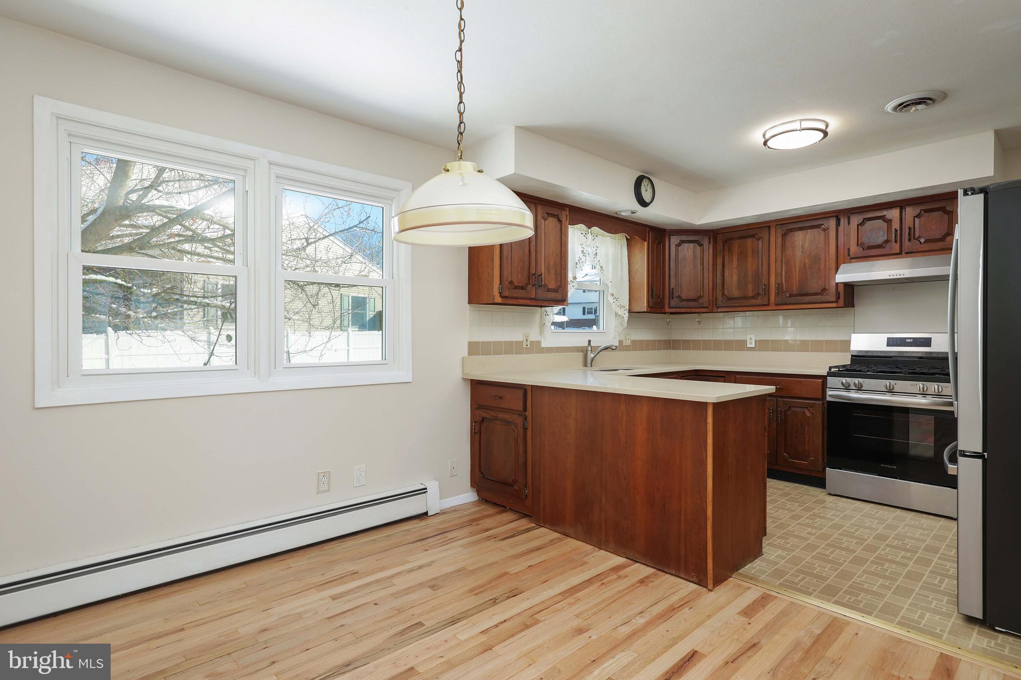 42 Running Brook Road Ewing, NJ 08638 - Photo 8 of 25 Eat-in kitchen