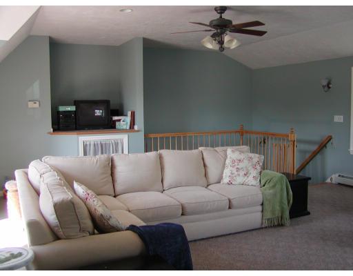 28 Deer Run Road Bellingham, MA 02019 - Photo 3 of 11 Gallery Image 3