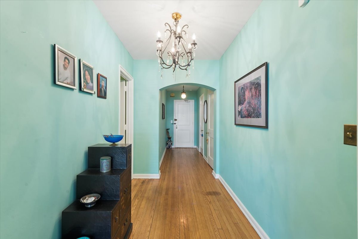 5555 North Sheridan Road, Unit 515 Chicago, IL 60640 - Photo 3 of 29