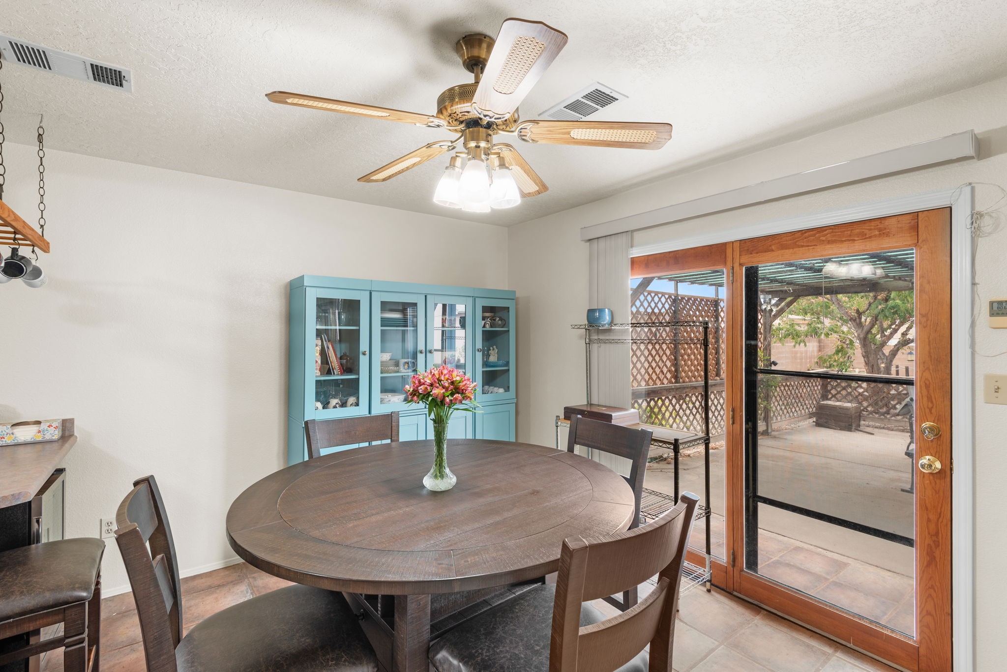 6407 Crow Road Northeast Rio Rancho, NM 87144 - Photo 9 of 27 Gallery Image 9