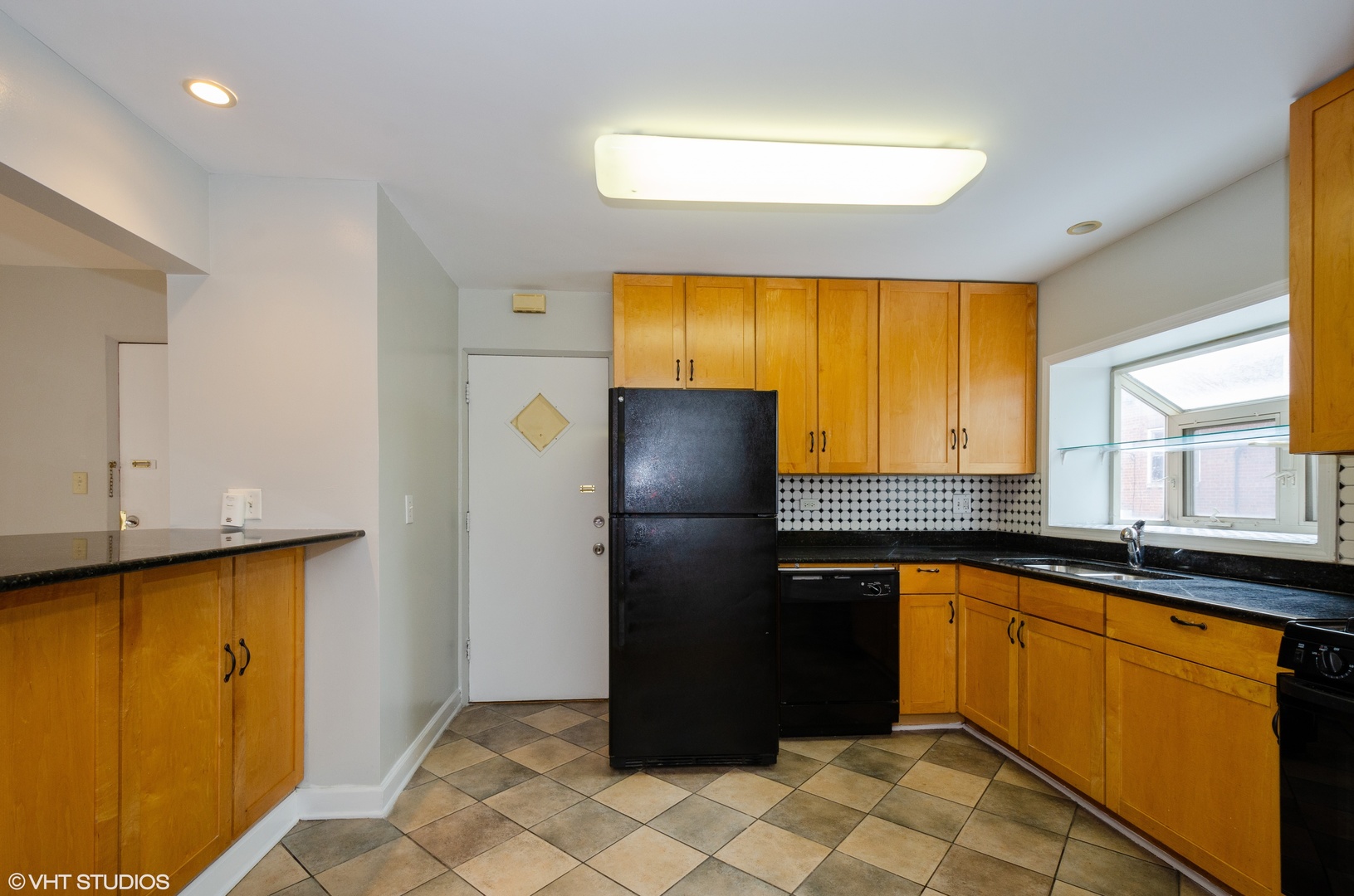 7530 North Ridge Boulevard, Unit 2W Chicago, IL 60645 - Photo 5 of 10