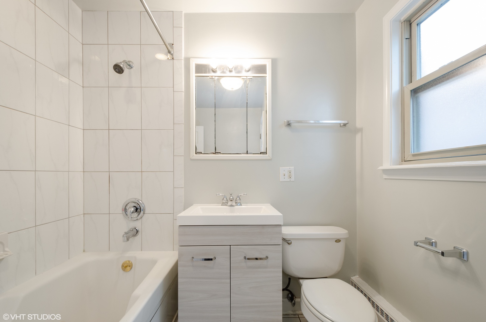 7530 North Ridge Boulevard, Unit 2W Chicago, IL 60645 - Photo 6 of 10