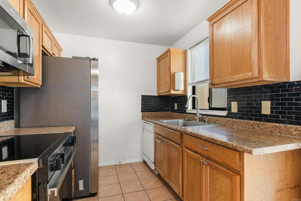 12553 Mapleview Street, Unit 3 Lakeside, CA 92040 - Photo 9 of 38