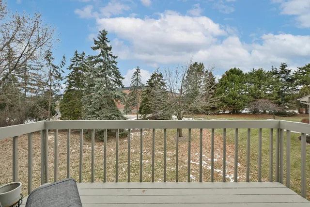 $324,900 | 18500 Brookfield Lake Drive, Unit 74, Brookfield, WI 53045