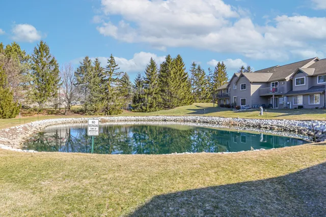 $324,900 | 18500 Brookfield Lake Drive, Unit 74, Brookfield, WI 53045