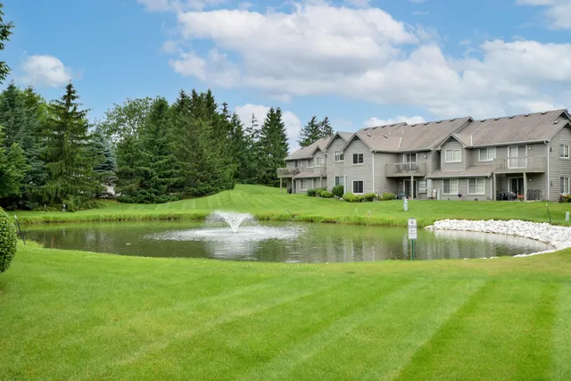 $324,900 | 18500 Brookfield Lake Drive, Unit 74, Brookfield, WI 53045