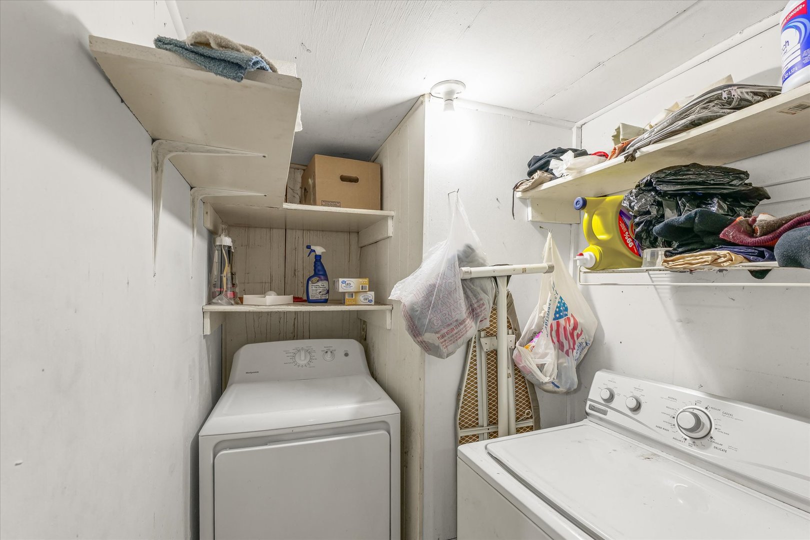 204 Waverly Street Homer, IL 61849 - Photo 15 of 30 a utility room with dryer and washer