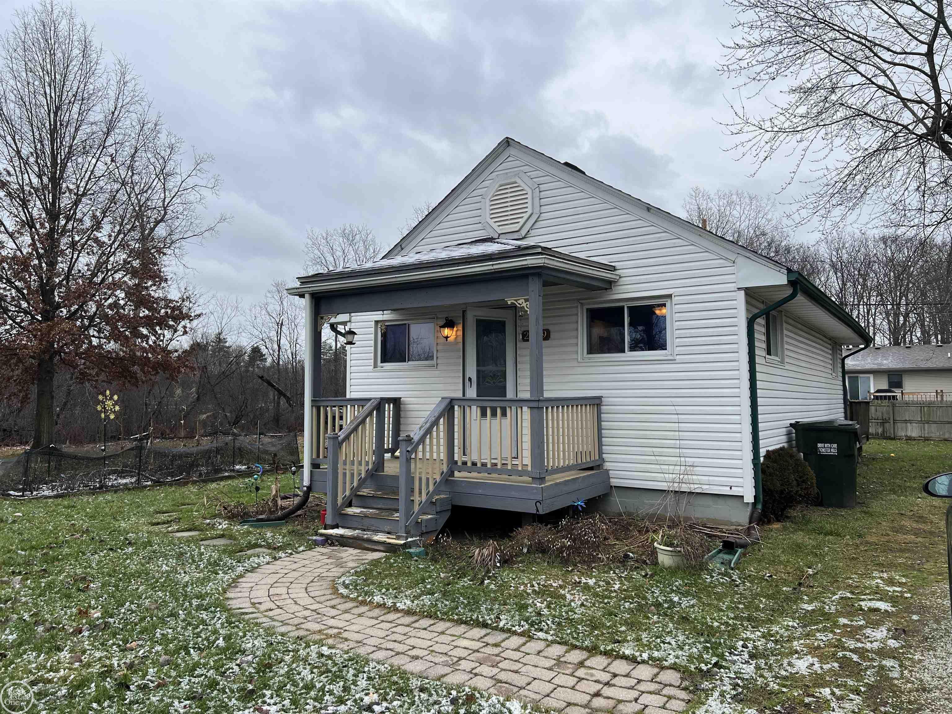 2519 Hartline Drive Rochester, MI 48309 - Photo 2 of 42 front
