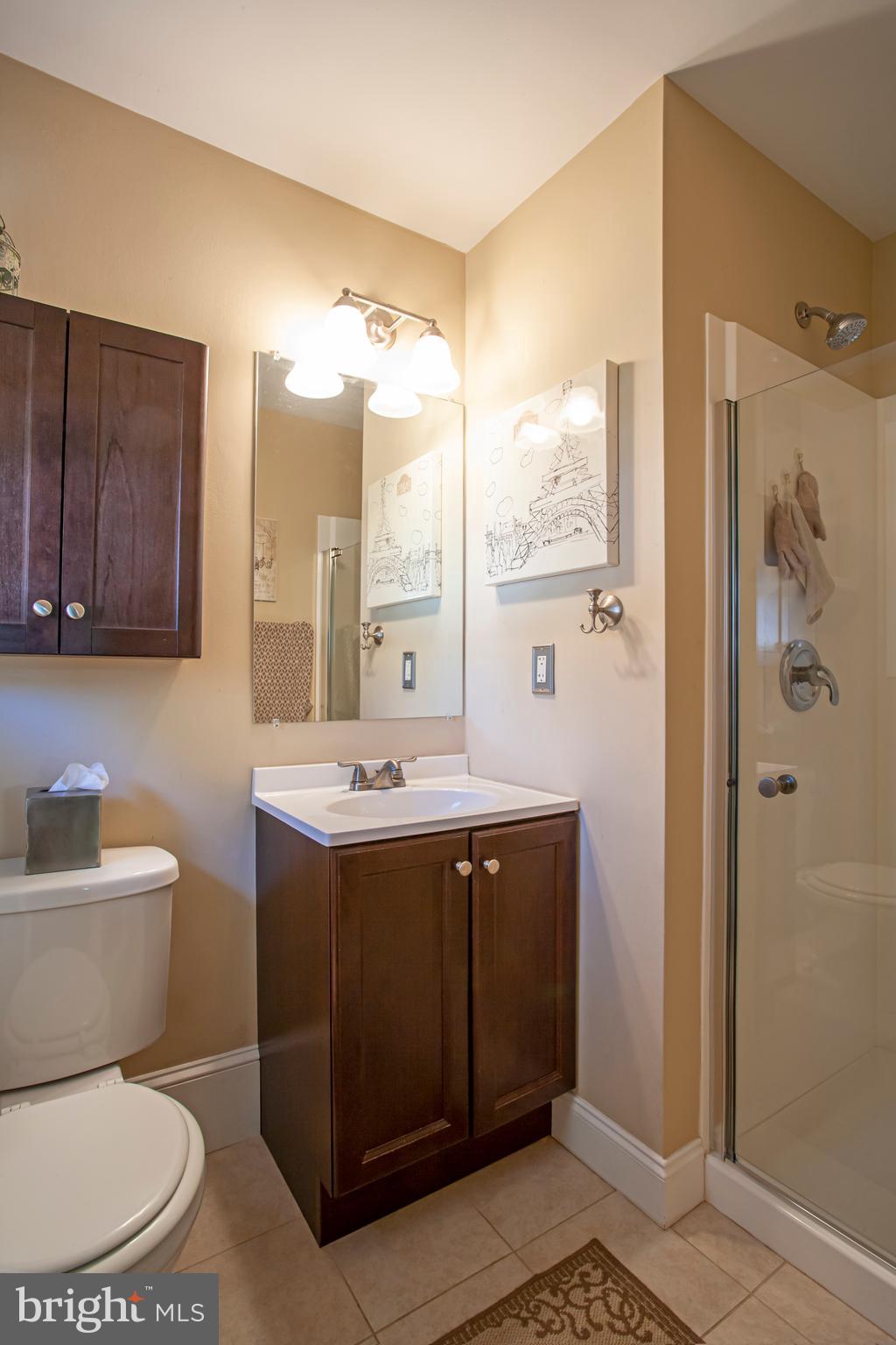 143 Appledale Road Audubon, PA 19403 - Photo 11 of 26 Master Full Bathroom