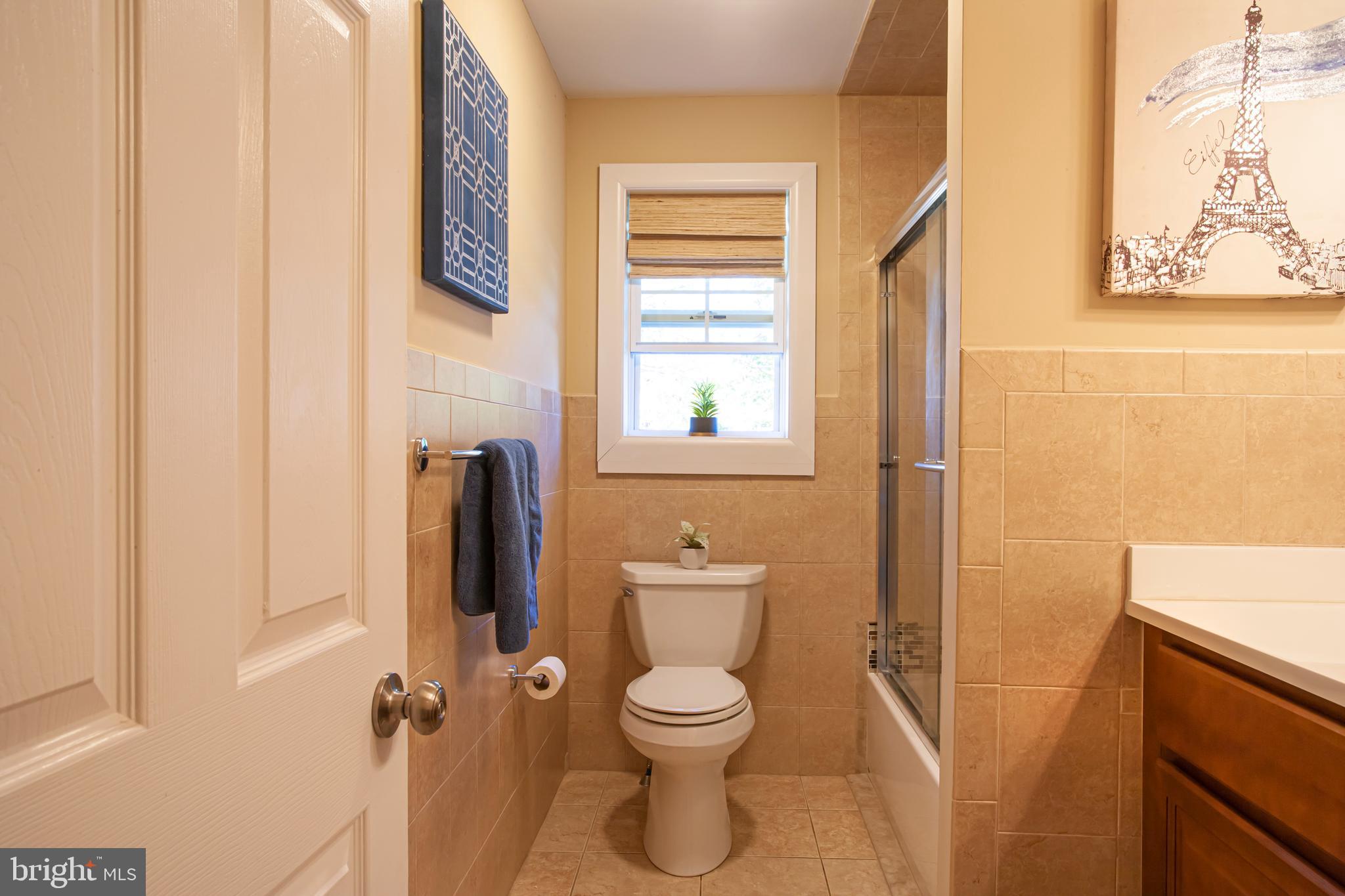 143 Appledale Road Audubon, PA 19403 - Photo 14 of 26 Hall Full Bathroom