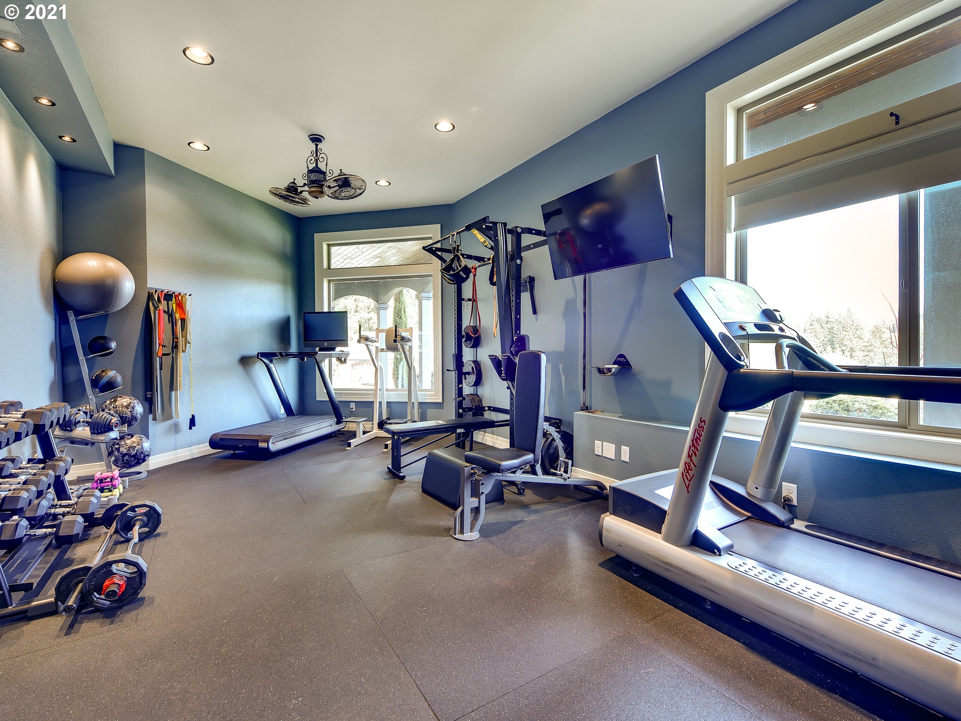 1711 South 8th Way Ridgefield, WA 98642 - Photo 24 of 28 a view of a room with gym equipment
