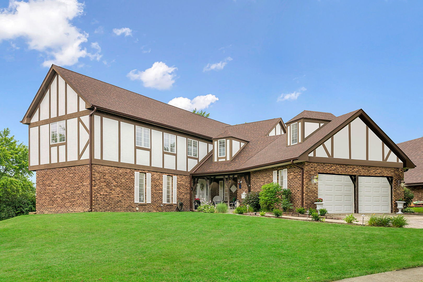 746 Spruce Road Frankfort, IL 60423 - Photo 1 of 31 Gallery Image 1