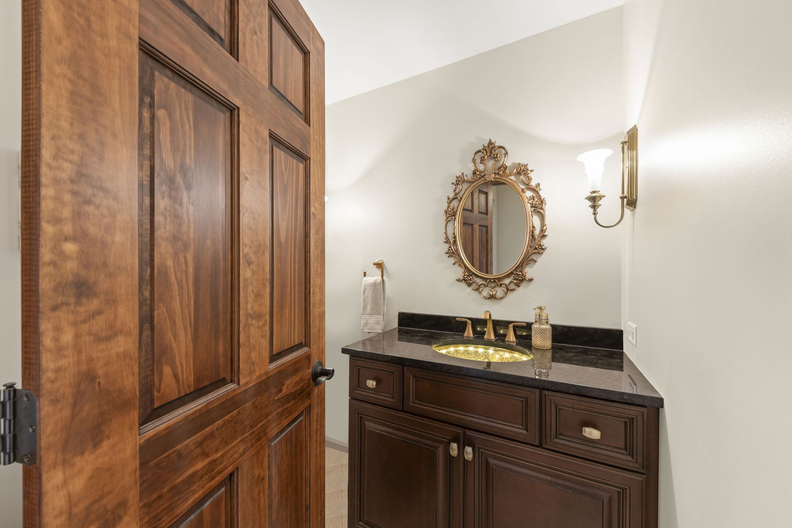 746 Spruce Road Frankfort, IL 60423 - Photo 13 of 31 Gallery Image 13