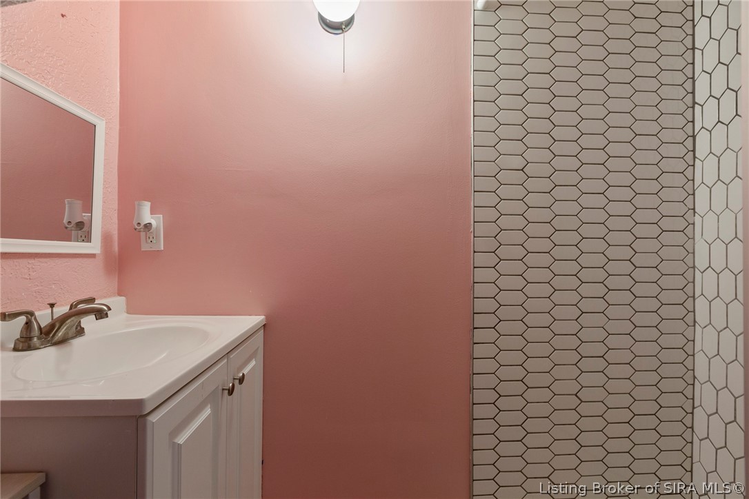 1118 East Spring Street New Albany, IN 47150 - Photo 33 of 43