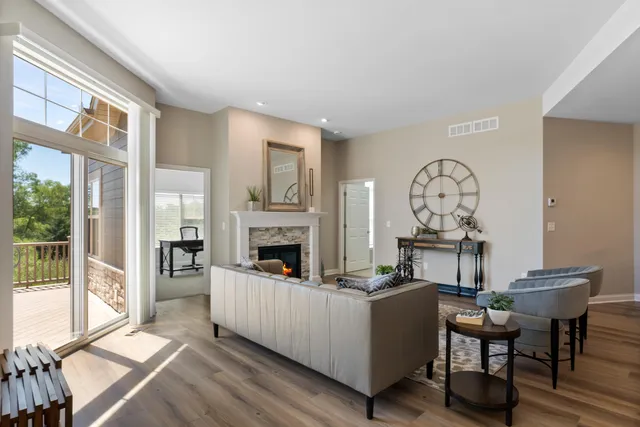 $689,999 | 424 Standing Stone Drive, Unit 917, Waukesha, WI 53189