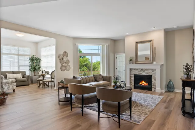 $689,999 | 424 Standing Stone Drive, Unit 917, Waukesha, WI 53189