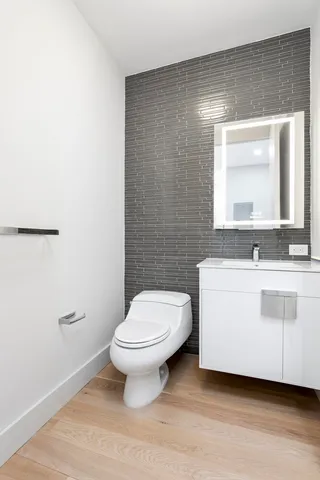 $995,000 | 75 Wall Street, Unit 32R | Financial District