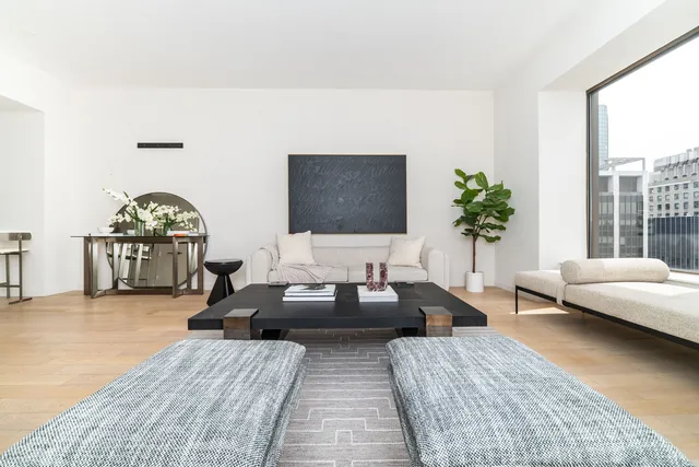 $995,000 | 75 Wall Street, Unit 32R | Financial District