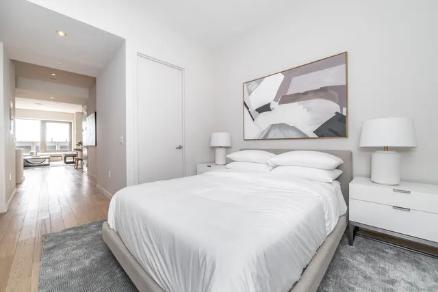 $995,000 | 75 Wall Street, Unit 32R | Financial District