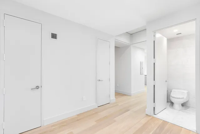 $995,000 | 75 Wall Street, Unit 32R | Financial District