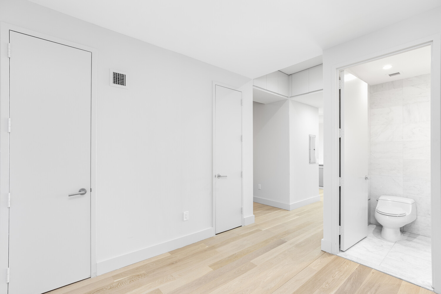 75 Wall Street, Unit 32R Manhattan, NY 10005 - Photo 8 of 23