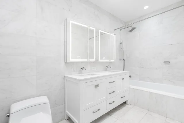 $995,000 | 75 Wall Street, Unit 32R | Financial District